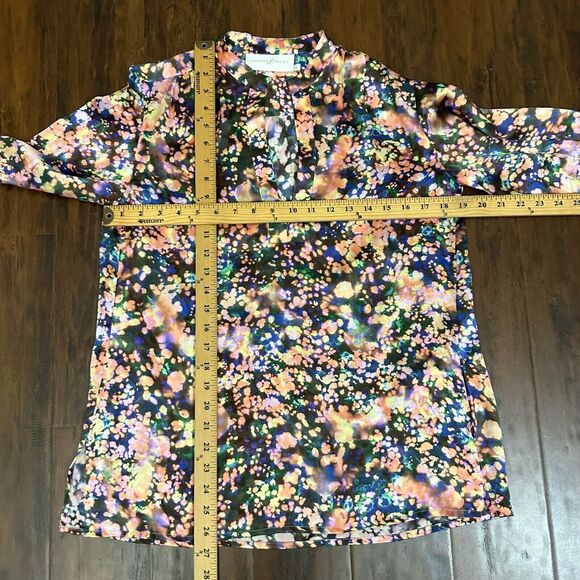 GINGER & SMART Dream State Silk Blouse V-Neck in Multi Abstract Print - Picture 8 of 9